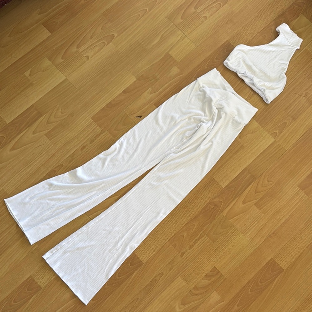 Indah white Ribbed set